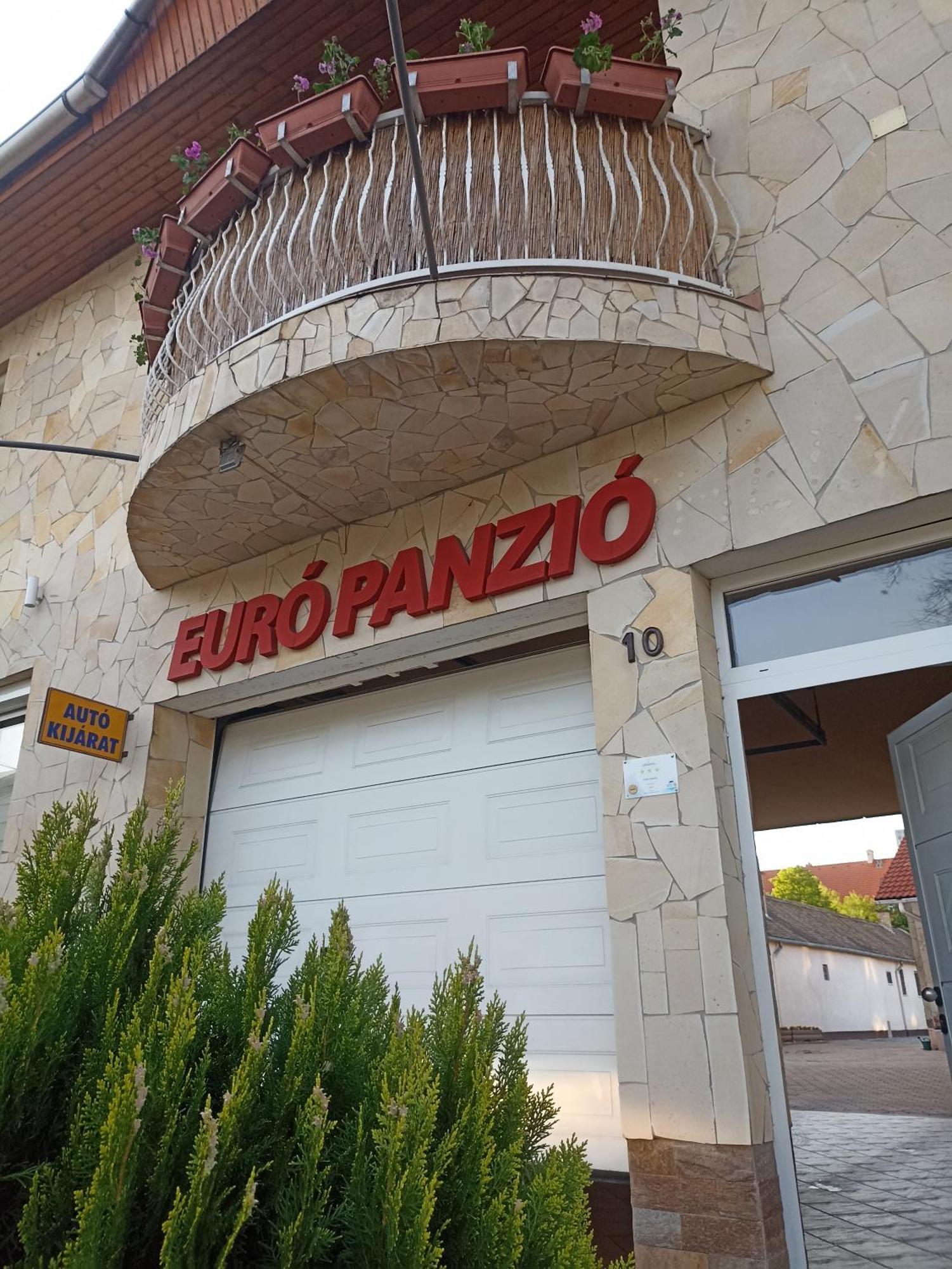 ホテル Euro Panzio デブレツェン エクステリア 写真